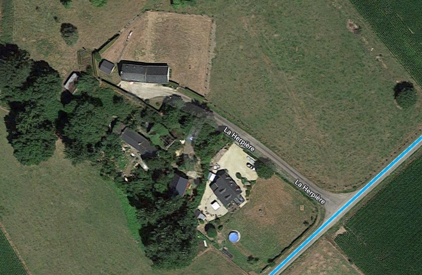 Vue aérienne google maps du village de la herptière